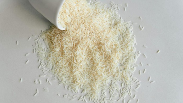 Daya tahan beras tergantung dari penyimpanan. Ketika disimpan dengan benar, beras dapat bertahan hingga waktu yang lama.