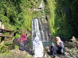 Sejuknya Tirta Sela Baturraden, Air Terjun dari Celah Bebatuan Gunung Slamet