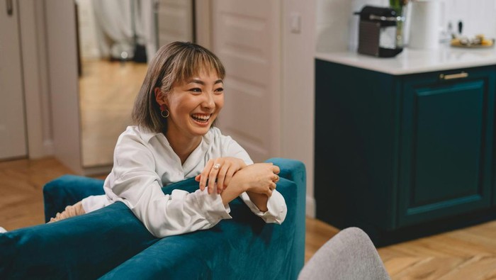 Orang cerdas punya selera humor yang unik. Mereka bisa melihat dari sudut pandang tidak biasa.