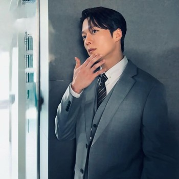 Usai Sukses di Genre Romantis, Jang Ki Young Dikabarkan Bintangi Drakor Politik Baru