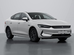 Taksi Online BYD Dilengkapi Flash Charging, Ngecas 10-97 Persen Cuma 9 Menit