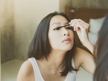 Tips Eye Makeup untuk Hooded Eyes agar Mata Terlihat Lebih Besar