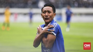 Sorotan Dunia Olahraga CNN Sport : Gol Cepat Beckham Putra Bawa Persib Unggul atas Persija di Babak I