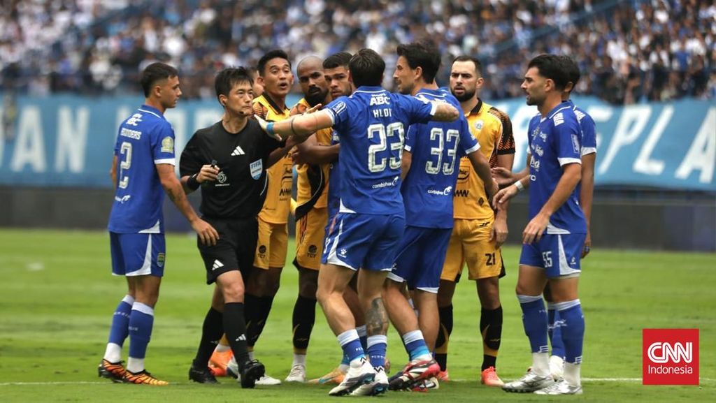 FOTO: Persib Sah Juara Paruh Musim Super League