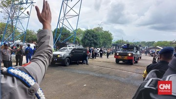 Berita Olahraga Terkini CNN Sport : Laga Persib vs Persija Dijaga Ketat, Tim Tamu Naik Rantis