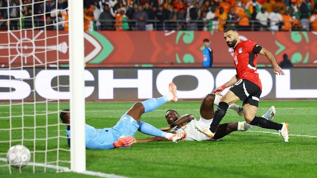 Empat tim semifinalis Piala Afrika 2025 telah ditentukan: Mesir, Senegal, Nigeria, dan Maroko. Mesir mengalahkan Pantai Gading 3-2 untuk melaju ke semifinal.