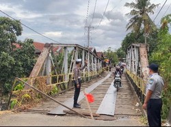 Besi Penyangga Jembatan Cenrana Soppeng Patah, Mobil Dilarang Melintas