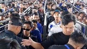 Ribuan Bobotoh Mulai Penuhi GBLA Jelang Persib vs Persija