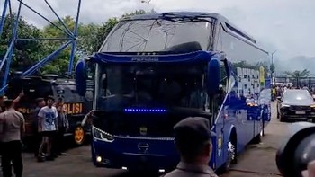 Momen Tim Persib vs Persija TIba di GBLA, Macan Kemayoran Naik Rantis