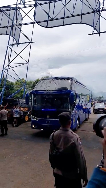 Momen Tim Persib vs Persija TIba di GBLA, Macan Kemayoran Naik Rantis