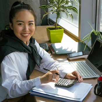 3 Zodiak yang Diprediksi Rezekinya Lancar Seumur Hidup Dimulai dari Tahun 2026