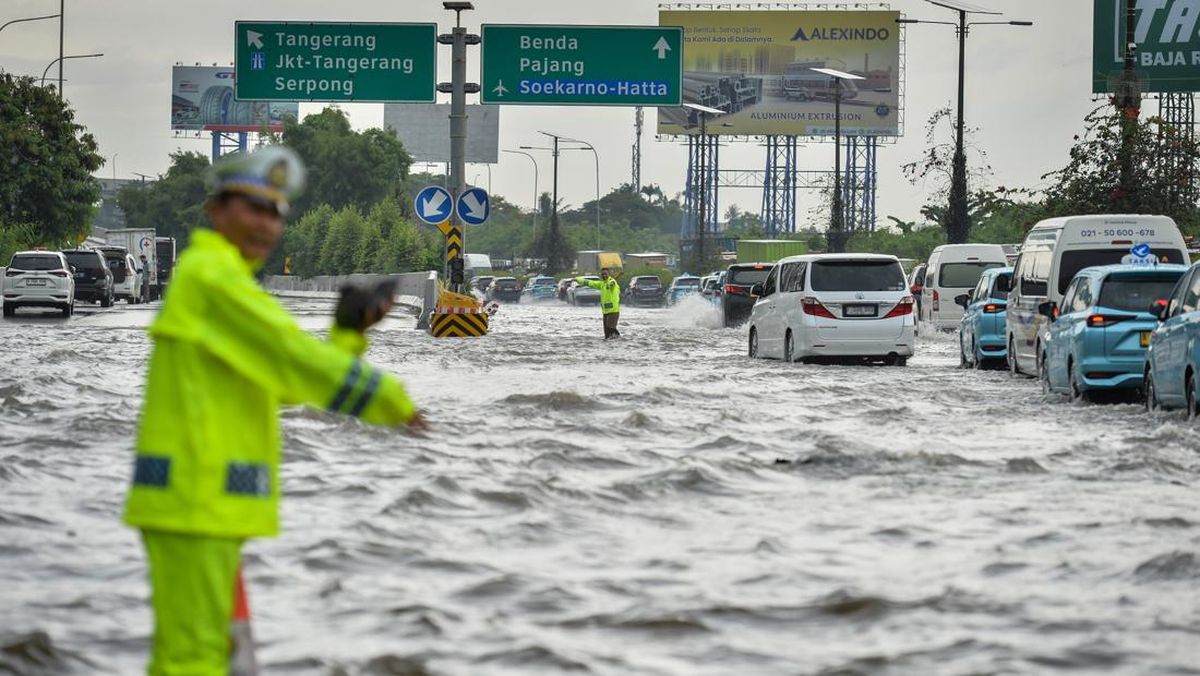 Tol Arah Bandara Soetta Masih Tergenang, Diimbau Jalur Alternatif