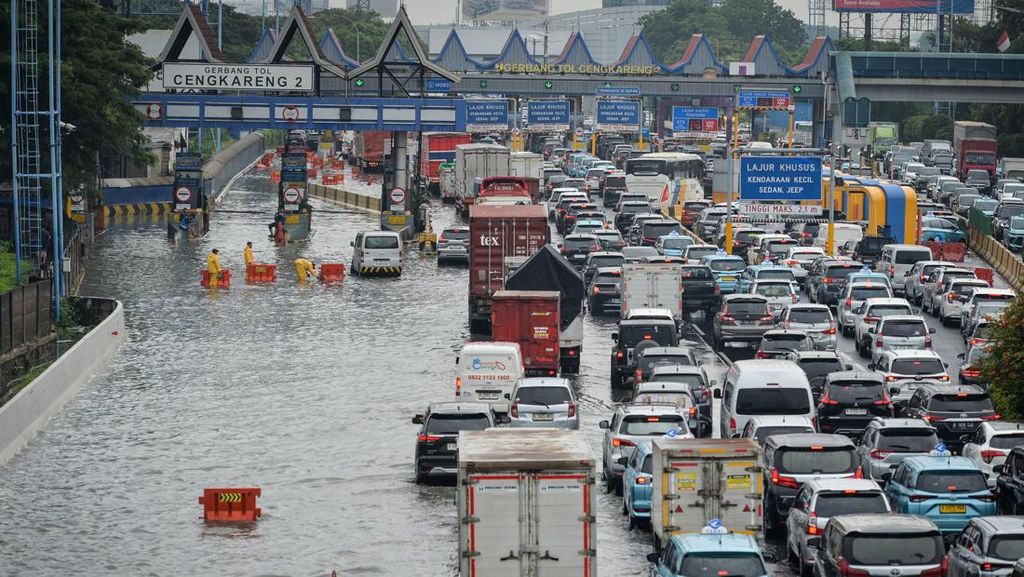 Tol Bandara Soetta Masih Banjir, Pengguna Diimbau Lewat Jalur Lain