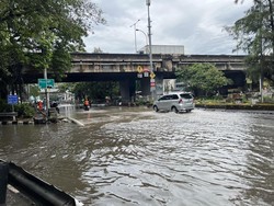 Banjir di Jembatan Tiga Jakut Mulai Surut, Kini Bisa Dilintasi Kendaraan