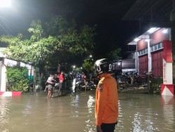 Alarm Bahaya Cuaca Ekstrem di Sulsel: Makassar Banjir-Maros Puting Beliung