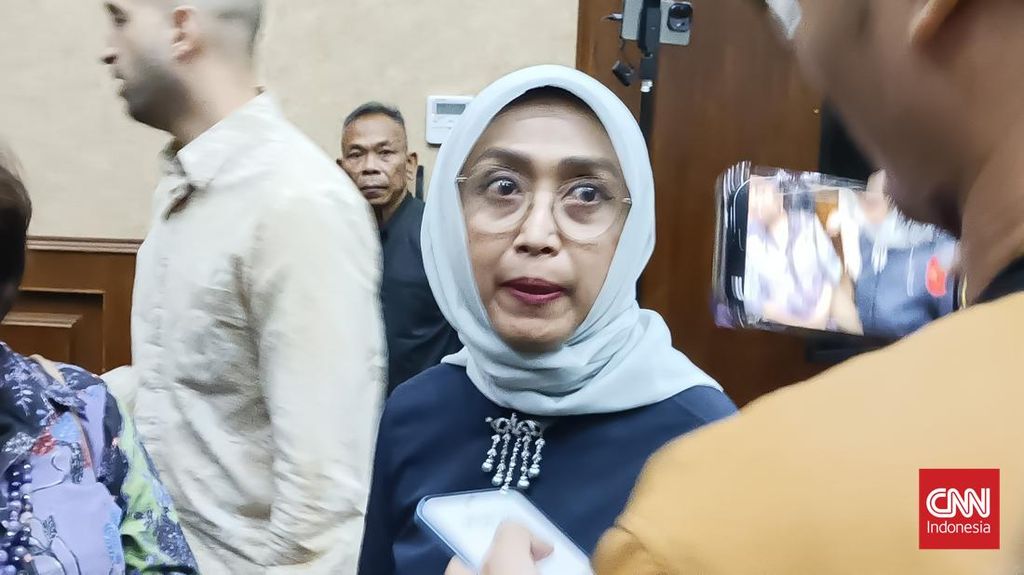 Ira Puspadewi Hadiri Sidang Putusan Sela Nadiem Makarim