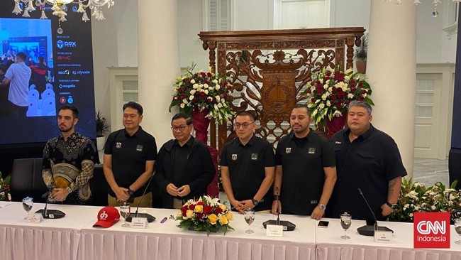 Mantan pelatih Timnas Indonesia, Patrick Kluivert dikonfirmasi hadir dalam laga persahabatan El Clasico Real Madrid vs Barcelona, 18 April 2026.