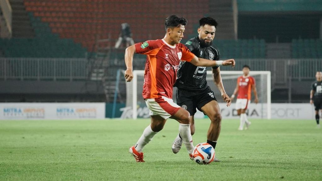 Viral Pertandingan Liga 2, Tendangan Sudut di Luar Garis Corner