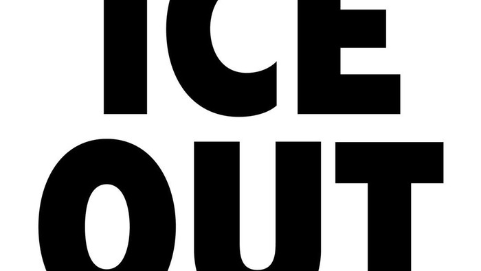 Aksi protes ICE Out digaungkan di Golden Globes 2026. Sederet artis kenakan pin 