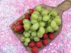 Stroberi Korea hingga Anggur Muscat Mengandung Niacinamide yang Bikin Kulit Glowing