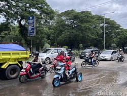 Aspal Baru Jalan Perintis Makassar Rusak, Kontraktor Diminta Tanggung Jawab