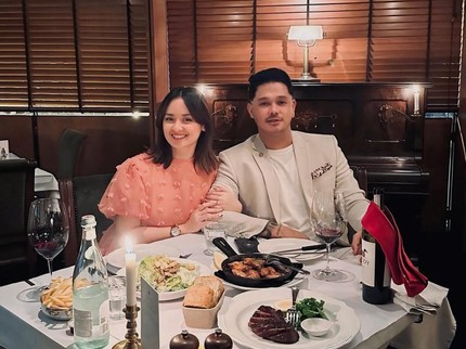 Romantis! 5 Potret Joanna Alexandra Dilamar Immanuel Christover saat Dinner