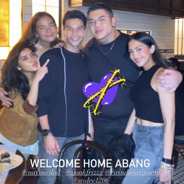 Sudah Bebas, 7 Momen Jonathan Frizzy Lepas Rindu dengan Ririn Dwi Ariyanti