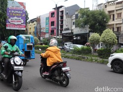 Cuma di Indonesia, Pengendara Lawan Arah Dikasih Karpet Merah