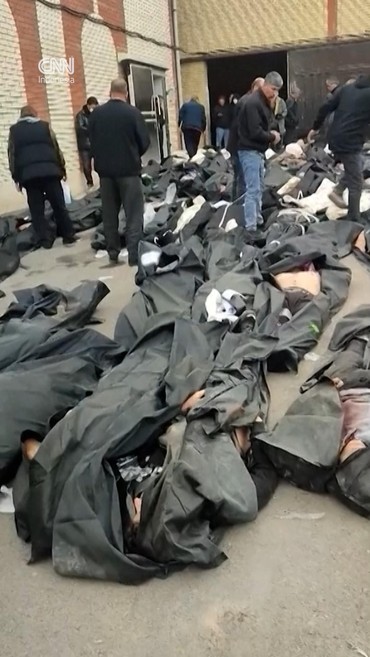 Penampakan Puluhan Jenazah Tergeletak di Luar RS Iran