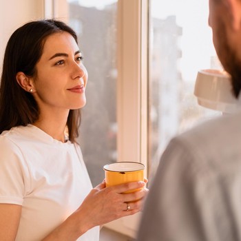 3 Topik Percakapan yang Selalu Dihindari oleh Orang Cerdas