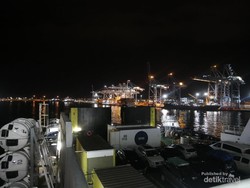 Menyeberangi 2 Benua Hanya dalam Waktu 1,5 Jam