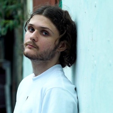 Duka Mendalam atas Wafatnya Si Jenius Matt Kwasniewski-Kelvin dari Black Midi