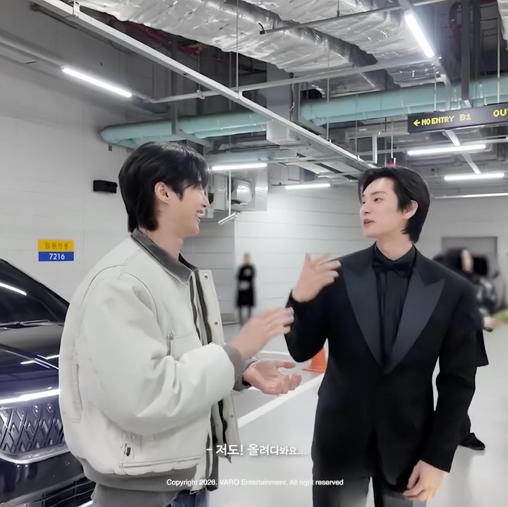 <p>Dengan berada di satu agensi yang sama, penggemar menyoroti keduanya memiliki tubuh tinggi semampai hingga mencapai 190 cm. Visual keduanya pun sama-sama luar biasa yang membuat mereka banyak digandrungi fans perempuan (Foto Instagram @varoent_official)</p>