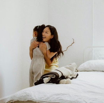 5 Kalimat Diucap Orang Tua untuk Tenangkan Anak agar Percaya Diri dan Cerdas Emosional