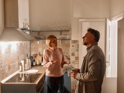 Tak Dibuatkan Menu Favorit, Suami Marah sampai Cuekin Istri