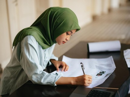 200 Contoh Catatan Wali Kelas di Rapor Lengkap, Singkat, dan Memotivasi