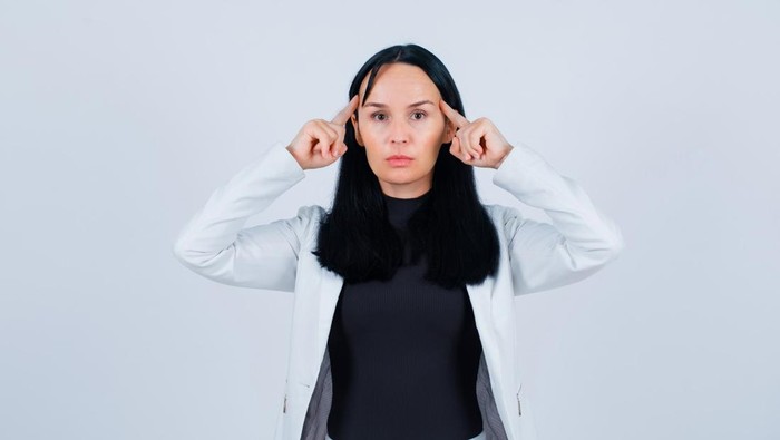 Menurut Dokter, Ini 8 Kebiasaan Harian yang Diam-Diam Bisa Merusak Sel Otak