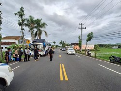 Pemotor Tewas Dihajar Bus Sumber Alam di Depan SPBU Kedundang Temon
