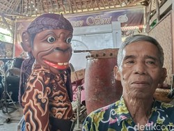 Kisah 6 Dekade Ki Warsad, Dalang Legendaris Wayang Cepak Indramayu