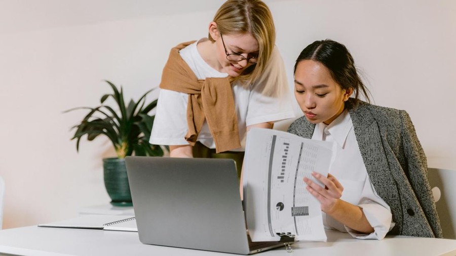 Quiz kepribadian kantor ini membantu kamu mengenali tipe gaya kerja secara santai dan menyenangkan&period; Cocok untuk seru-seruan sekaligus refleksi diri dalam dunia profesional&period;