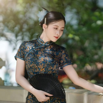 Mengenal Sejarah dan Makna Busana Cheongsam, Sudah Tahu?