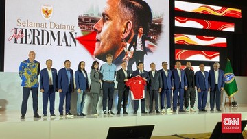 Kabar Sport CNN Terbaru : Herdman Jawab Tuntutan Timnas Indonesia Juara Piala AFF 2026