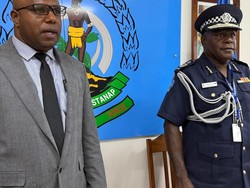 Polisi Tangkap Tersangka Perampokan Terencana Pertama di Vanuatu