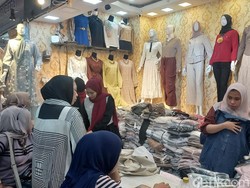 Tren Gamis Lebaran 2026 Mulai Menggeliat di Surabaya