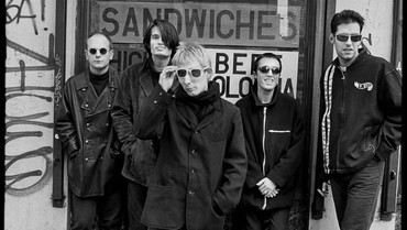 Lirik Lagu Let Down - Radiohead