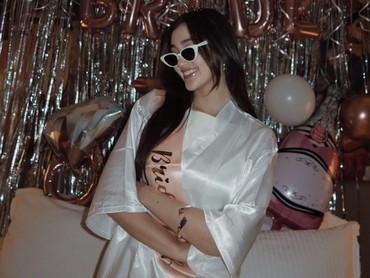 Hari Pernikahan Semakin Dekat, 7 Potret Ranty Maria Dapat Kejutan Bridal Shower dari Sahabat