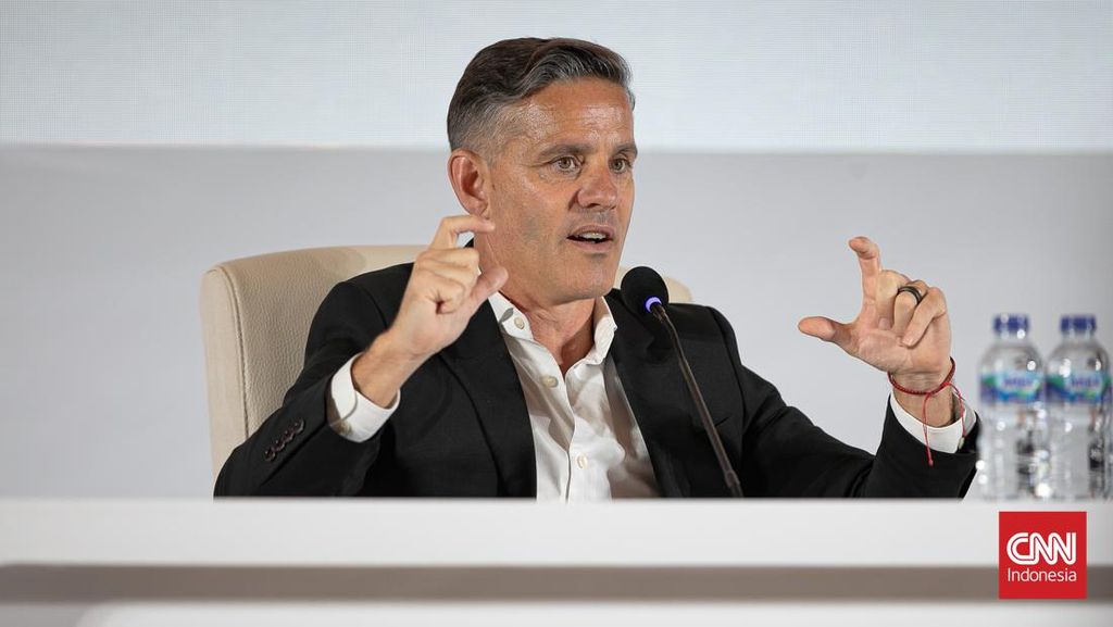 John Herdman Kaget Lihat Permainan Klub Indonesia di Super League