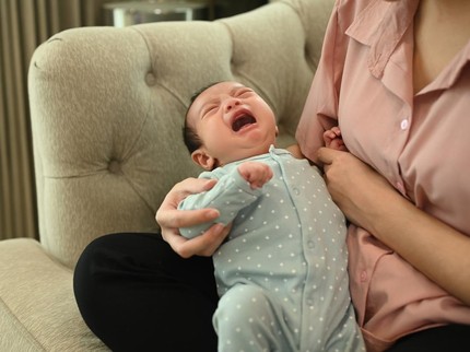 Kenali Tanda Overstimulasi pada Bayi dan Cara Mengatasinya