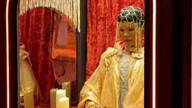 Netflix Ramal Penonton lewat Booth Tarot di New York