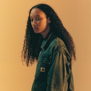 5 Brand Fashion Jadul yang Kembali Diburu Anak Muda, Vintage & Klasik!